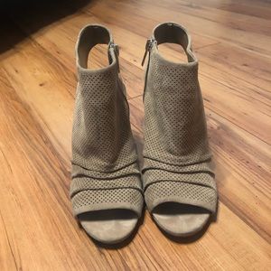 Vince Camuto Kentvi Sandal Size 8